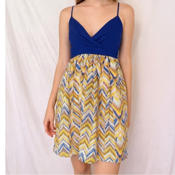Vintage BCBG Sweetheart Mini Dress M Blue Chevron Spaghetti Straps SZ M - Picture 1 of 11